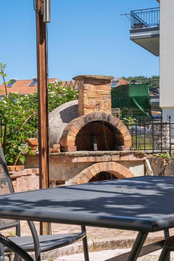 Secret Garden 76 Sq.M. Apartment Close To City Center Ioannina Ngoại thất bức ảnh