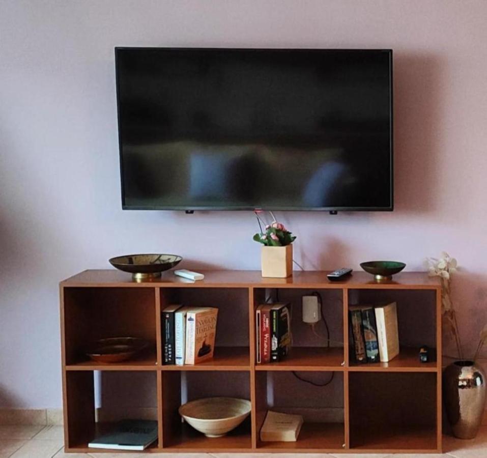 Secret Garden 76 Sq.M. Apartment Close To City Center Ioannina Ngoại thất bức ảnh